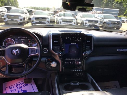 Used 2021 RAM 1500 Laramie AWD/4WD image 2