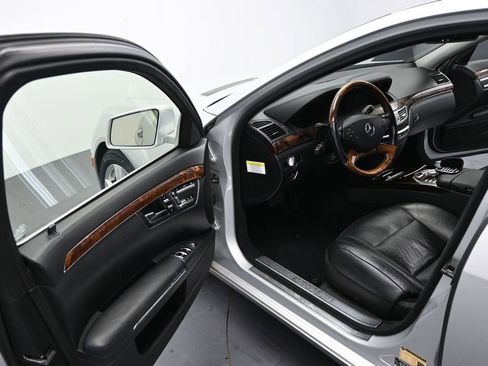 Used 2011 Mercedes-Benz S 550 4MATIC image 12