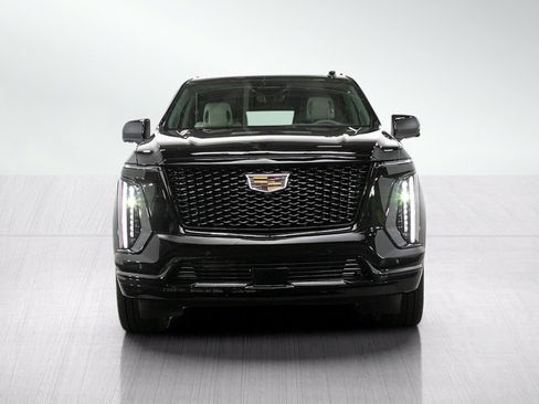 Used 2026 Cadillac Escalade Platinum Sport w/ LPO, ONYX Package AWD/4WD image 9