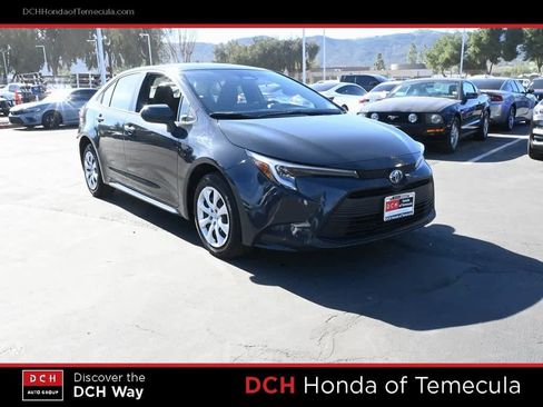 Used 2024 Toyota Corolla LE image 3