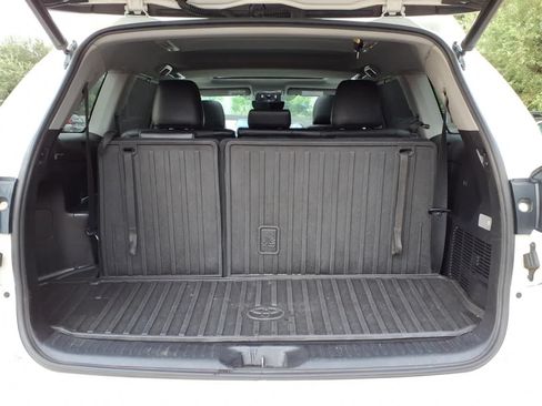 Used 2019 Toyota Highlander XLE AWD/4WD image 6