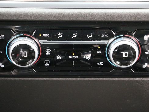Used 2024 GMC Sierra 2500 SLT w/ SLT Convenience Package AWD/4WD image 18