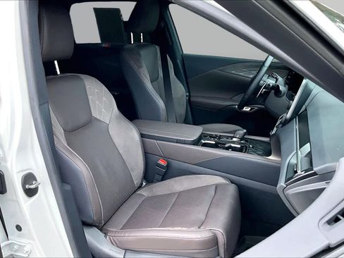 Used 2025 Lexus RX 450h AWD w/ Luxury Package image 9