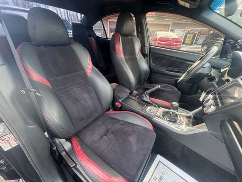 Used 2015 Subaru WRX STI image 33