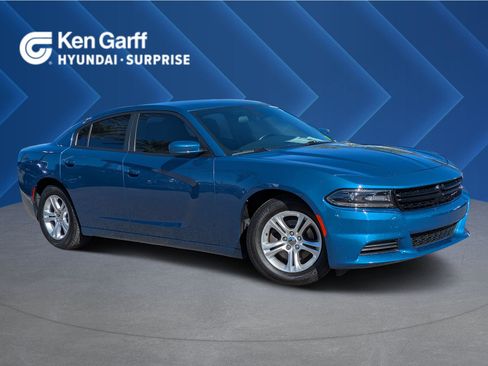 Used 2020 Dodge Charger SXT image 1