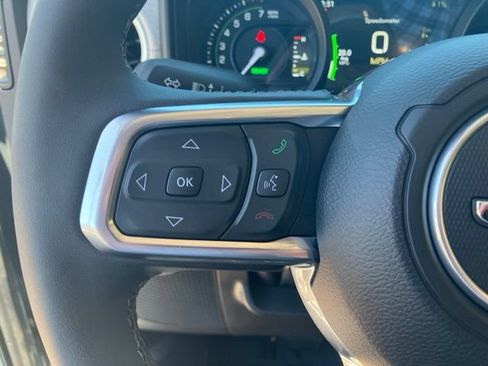 Certified 2025 Jeep Wrangler Unlimited Sahara AWD/4WD image 16