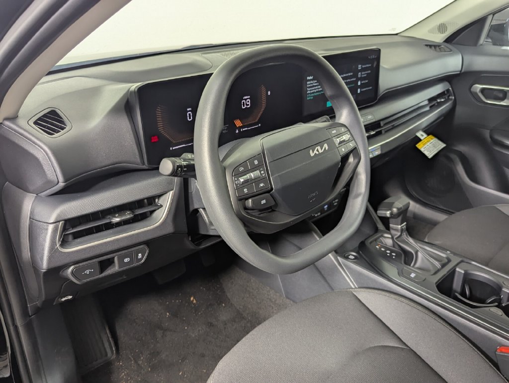 Used 2026 Kia K4 FWD image 11