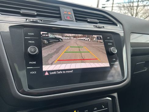 Used 2022 Volkswagen Tiguan SE image 10