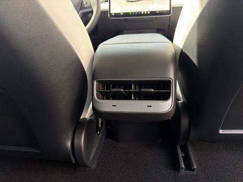 Used 2022 Tesla Model 3 Performance image 37