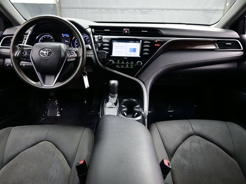 Used 2020 Toyota Camry LE FWD image 17