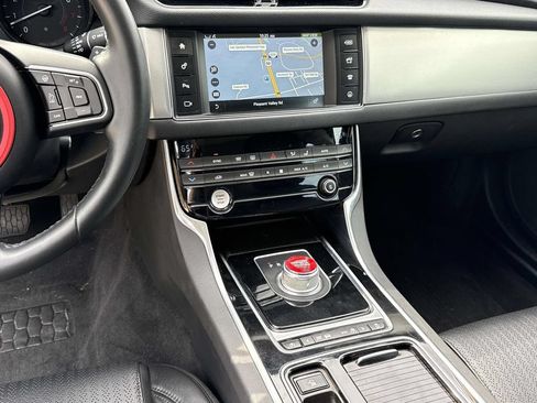 Used 2016 Jaguar XF Prestige AWD/4WD image 9