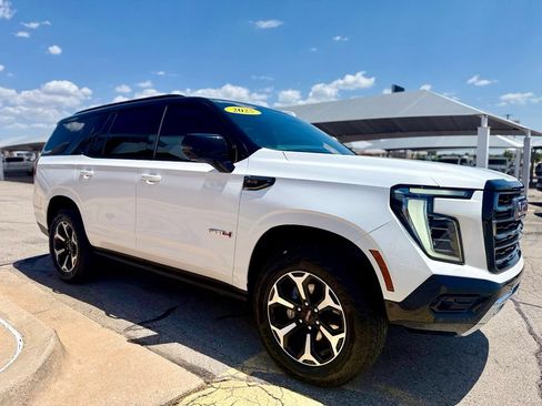 Used 2025 GMC Yukon AT4 w/ AT4 Premium Plus Package AWD/4WD image 3