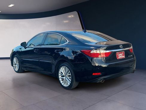 Used 2013 Lexus ES 350 w/ Luxury Pkg FWD image 3