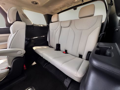 Used 2024 Hyundai Palisade Calligraphy FWD image 22