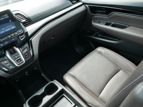 Used 2022 Honda Odyssey Touring image 11