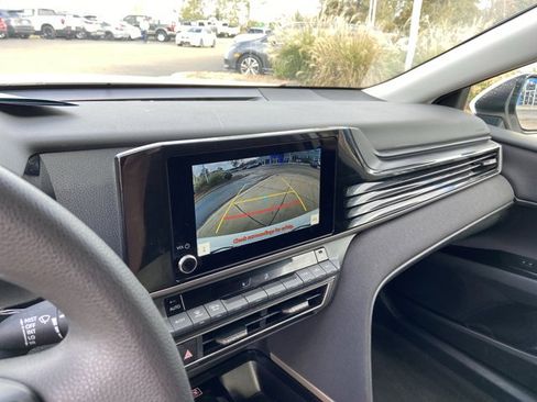 Used 2025 Toyota Camry LE image 35