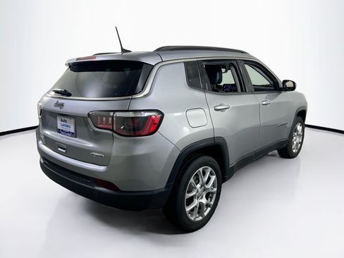 Used 2022 Jeep Compass Latitude AWD/4WD image 5