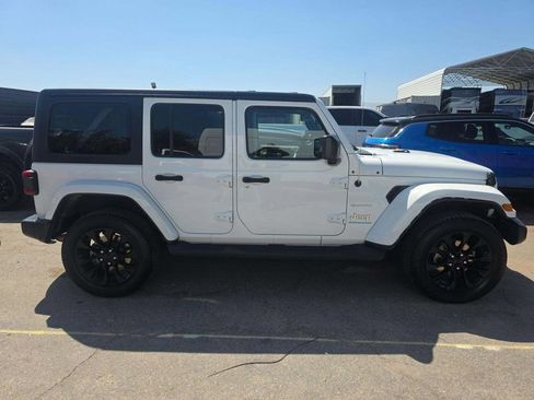 Used 2023 Jeep Wrangler Unlimited Sahara w/ Cold Weather Group AWD/4WD image 3