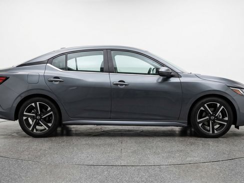Used 2025 Nissan Sentra SV FWD image 11