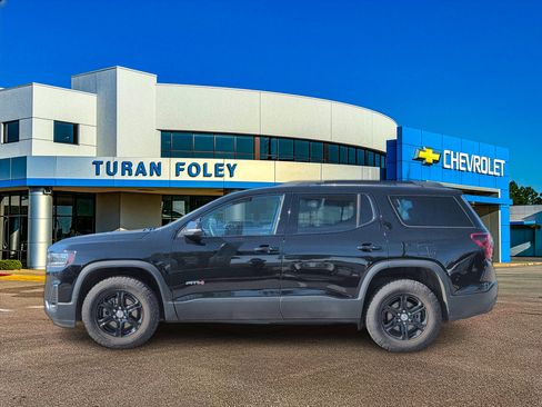 Used 2022 GMC Acadia AT4 image 2