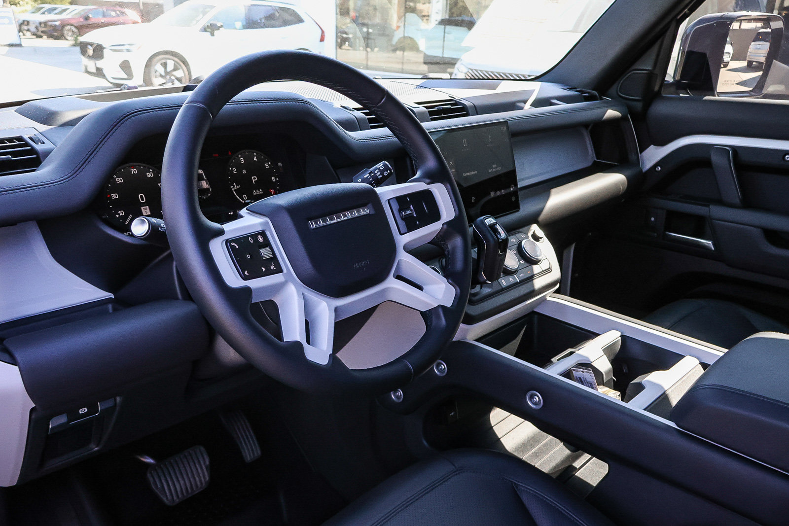 Certified 2025 Land Rover Defender 110 X-Dynamic SE AWD/4WD image 26