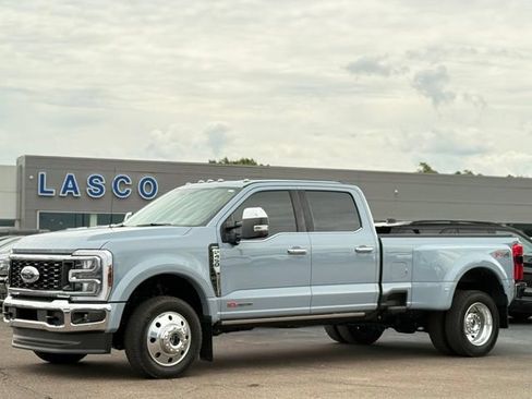 Used 2025 Ford F450 Lariat w/ Lariat Ultimate Package AWD/4WD image 1