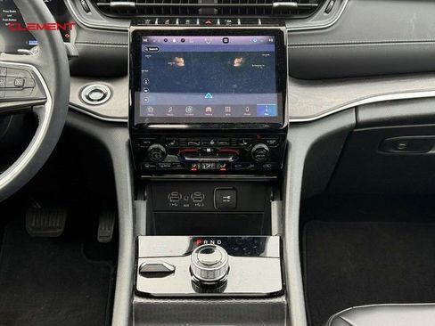 Used 2025 Jeep Grand Cherokee L Limited w/ Black Appearance Package image 26