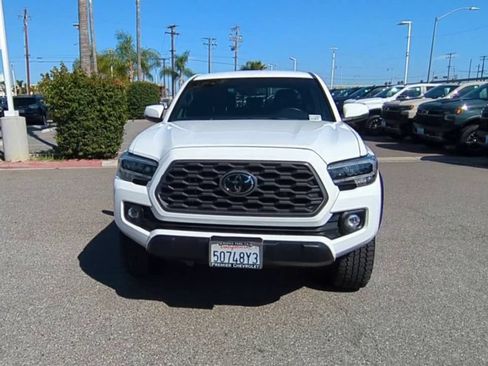 Used 2023 Toyota Tacoma TRD Off-Road w/ Black Out Package (TMS) AWD/4WD image 3
