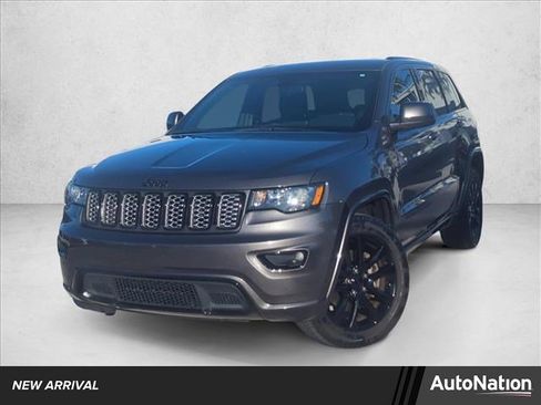Used 2021 Jeep Grand Cherokee Laredo X image 1