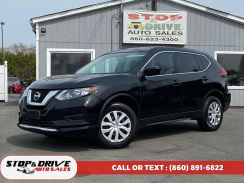 Used 2017 Nissan Rogue S w/ S Family Package image 1