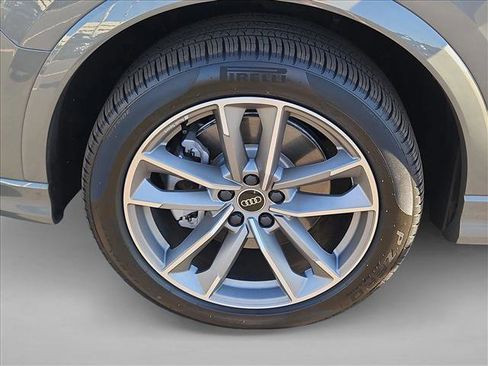 Certified 2025 Audi Q3 2.0T Premium w/ Convenience Package image 23