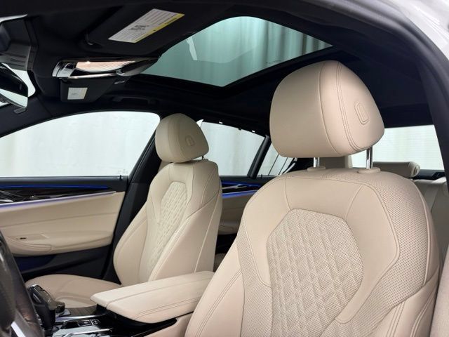 Used 2022 BMW 540i xDrive w/ Executive Package AWD/4WD image 10