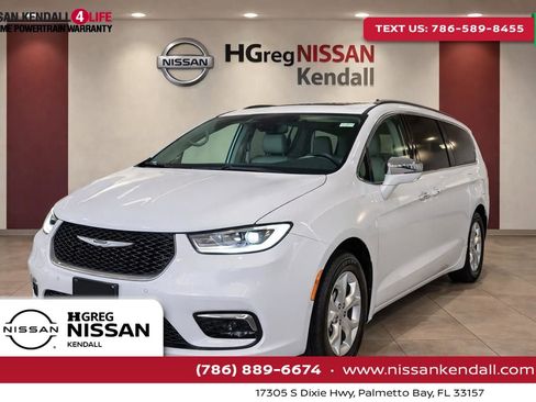 Used 2021 Chrysler Pacifica Limited w/ Premium & Safety Sphere Group image 1