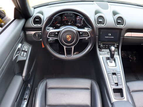 Used 2019 Porsche 718 Boxster RWD image 10