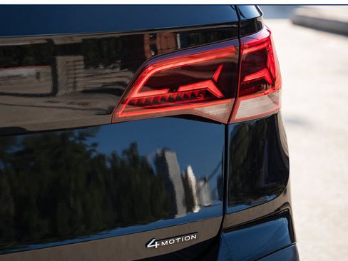 Certified 2023 Volkswagen Taos SEL AWD/4WD image 5