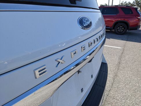 Used 2024 Ford Expedition Max Limited image 12
