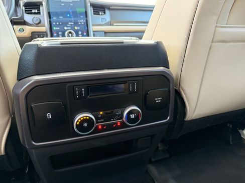 Certified 2022 Ford Expedition Max Platinum image 18