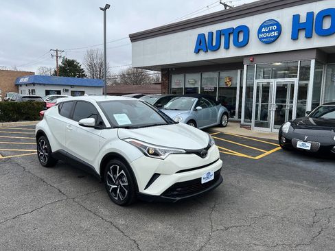Used 2018 Toyota C-HR XLE image 3