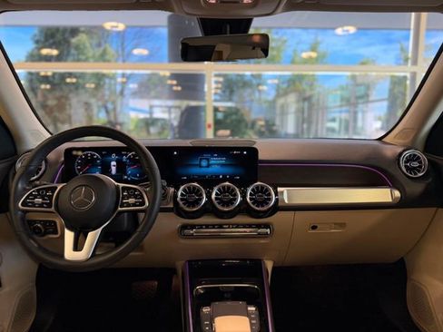 Used 2023 Mercedes-Benz GLB 250 4MATIC w/ Premium Package image 49