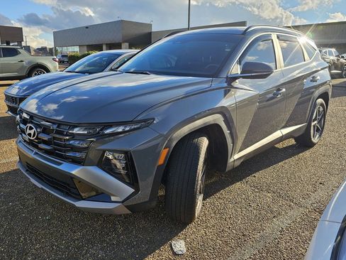 Used 2025 Hyundai Tucson SEL FWD image 3