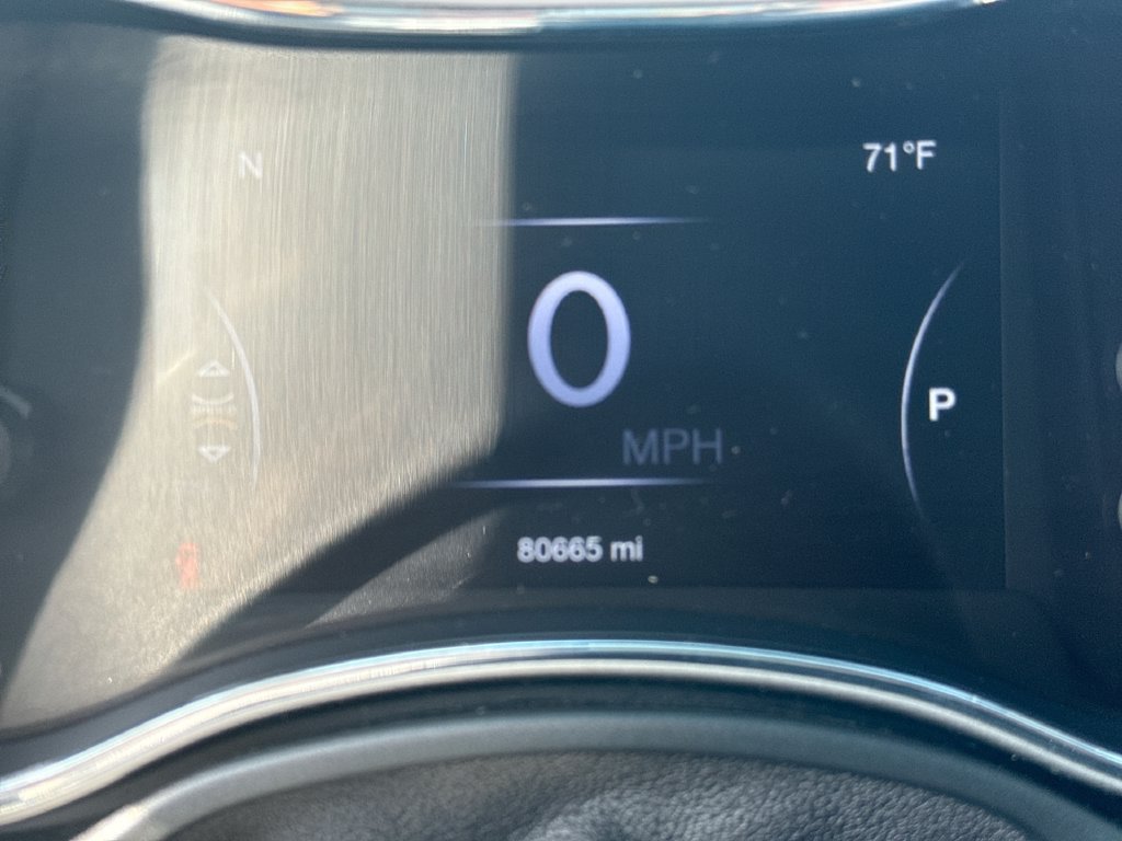 Used 2020 Jeep Grand Cherokee Altitude AWD/4WD image 10