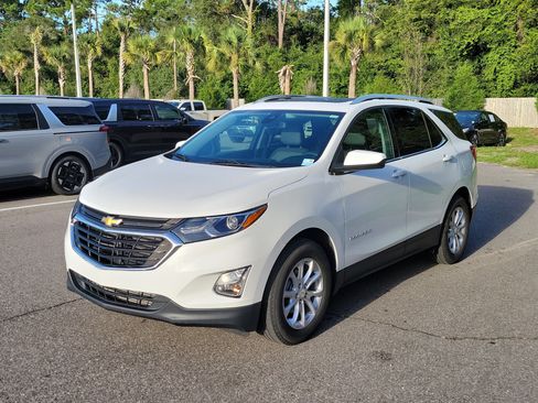Used 2020 Chevrolet Equinox LT FWD image 2