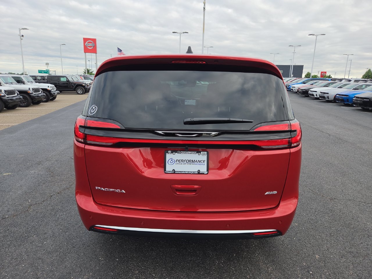 New 2027 Chrysler Pacifica Select AWD/4WD image 6