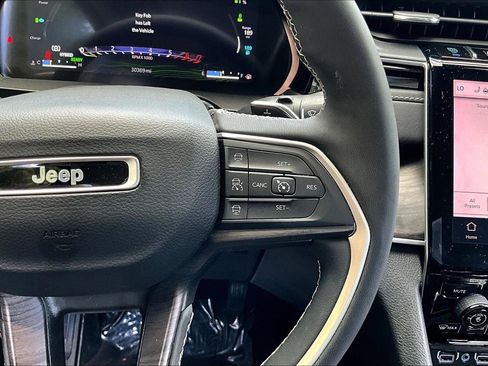 Used 2023 Jeep Grand Cherokee 4WD 4xe image 19