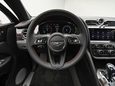 New 2024 Bentley Bentayga Extended Wheelbase image 15
