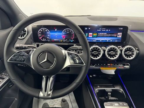 New 2025 Mercedes-Benz GLA 250 image 3