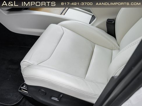 Used 2018 Tesla Model X 75D image 21