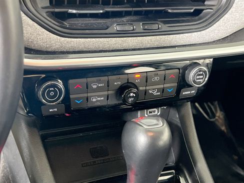 Used 2022 Jeep Compass Latitude image 15