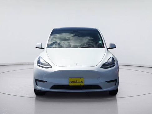 Used 2023 Tesla Model Y AWD image 3