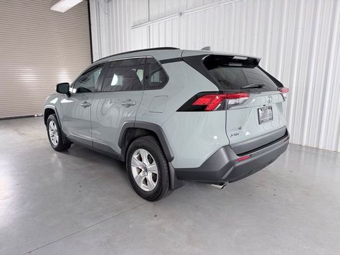 Used 2021 Toyota RAV4 XLE FWD image 7